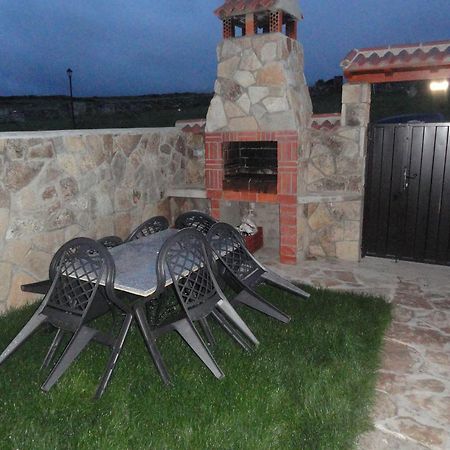 Casa Rural La Vega De Gredos Guest House San Martin de la Vega del Alberche Exterior photo