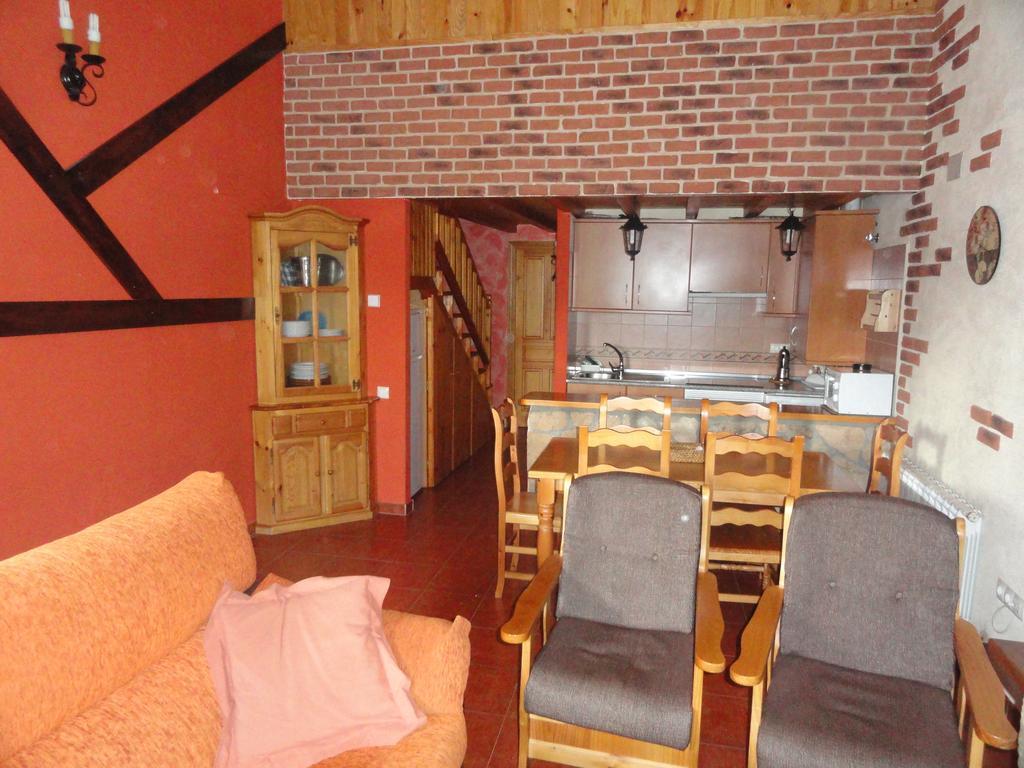 Casa Rural La Vega De Gredos Guest House San Martin de la Vega del Alberche Exterior photo