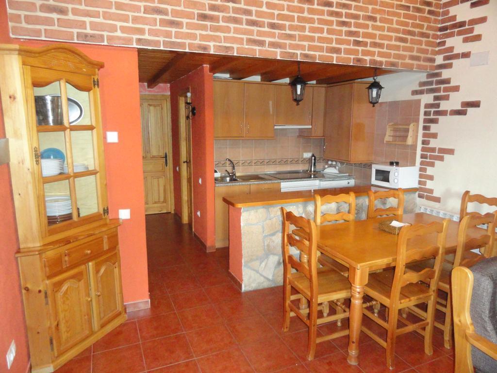 Casa Rural La Vega De Gredos Guest House San Martin de la Vega del Alberche Exterior photo